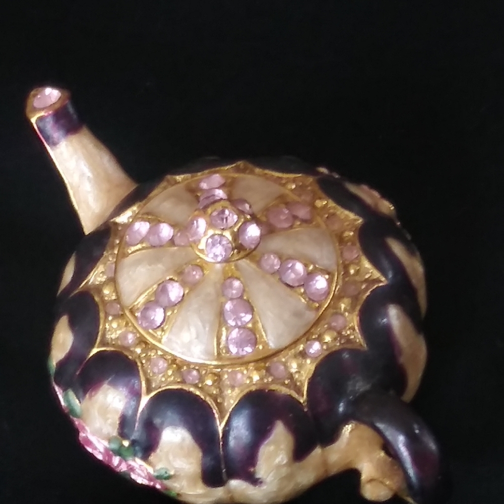 Tea Pot collectable .